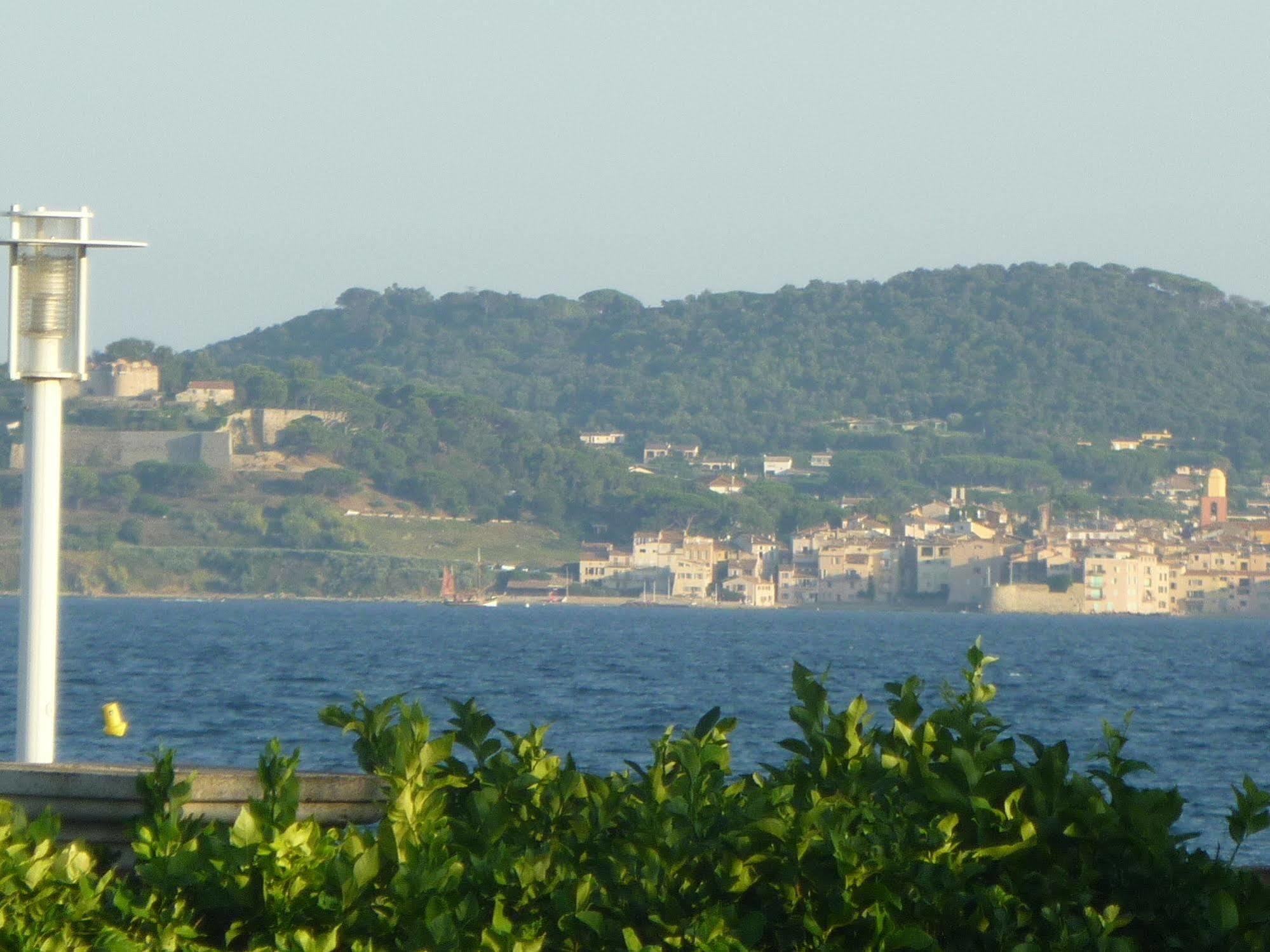 Hotel Martinengo แซ็งต์-แมกซีม ภายนอก รูปภาพ