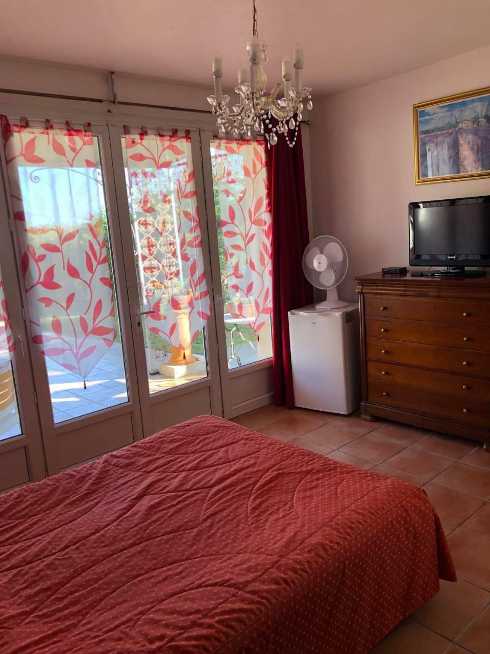 Hotel Martinengo แซ็งต์-แมกซีม ภายนอก รูปภาพ