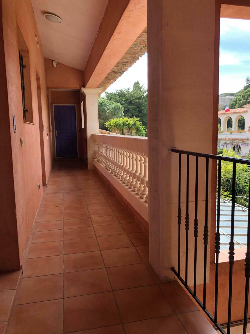 Hotel Martinengo แซ็งต์-แมกซีม ภายนอก รูปภาพ